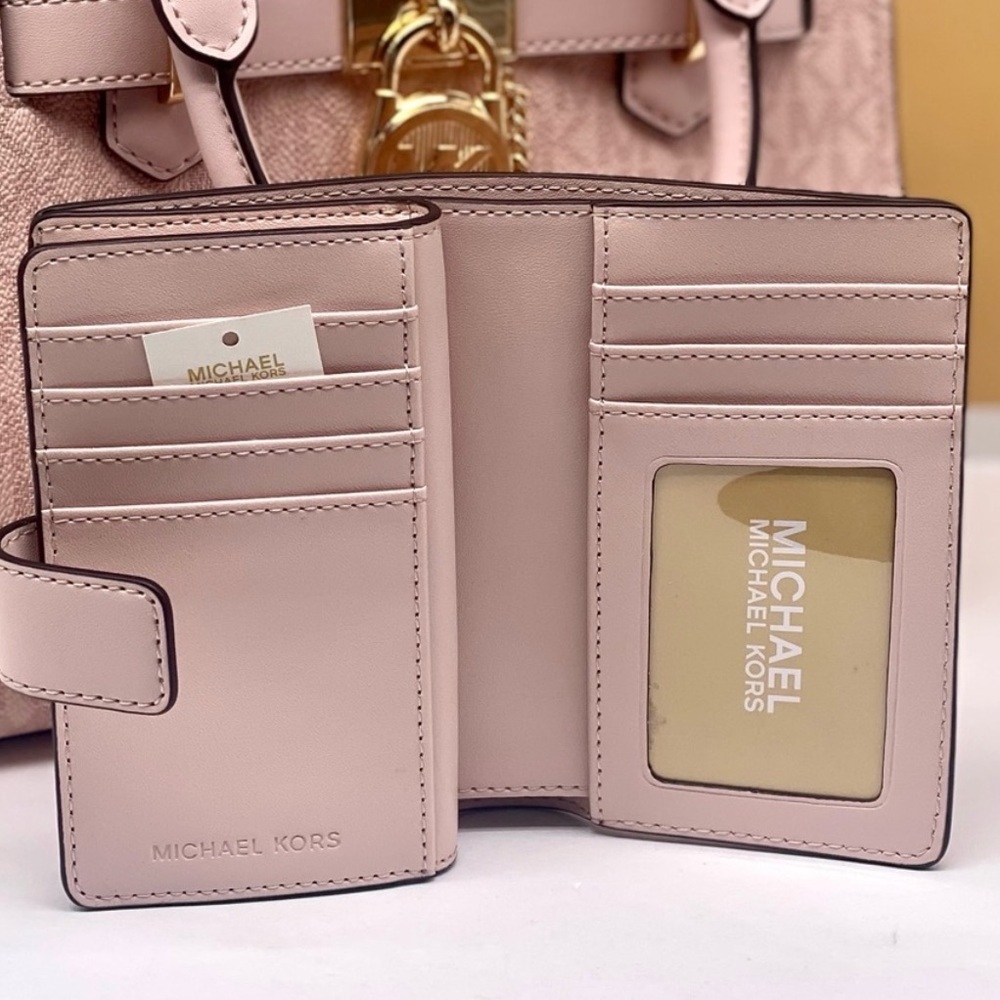 MICHAEL KORS Jet Set Travel Signature Medium Bifold Wallet Powder Blush - Picture 4 of 13